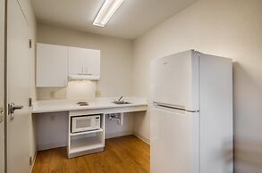 HomeTowne Studios By Red Roof Denver - Glendale/ Cherry Creek