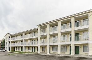 HomeTowne Studios By Red Roof Denver - Glendale/ Cherry Creek