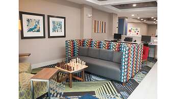 Holiday Inn Express & Suites Norfolk, an IHG Hotel