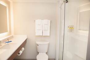 Holiday Inn Express & Suites Norfolk by IHG