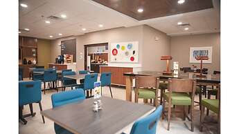 Holiday Inn Express & Suites Norfolk by IHG