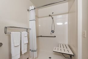 HomeTowne Studios By Red Roof Seattle - Kent/ Des Moines