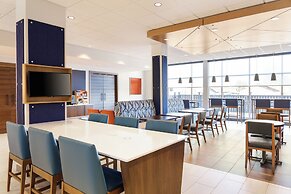 Holiday Inn Express Pittsfield Berkshires, an IHG Hotel