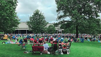 Holiday Inn Express & Suites Pittsfield - Berkshires