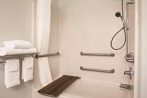 Country Inn & Suites by Radisson, Waterloo, IA