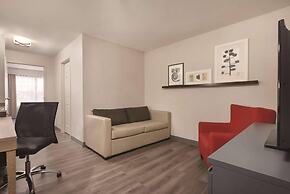 Country Inn & Suites by Radisson, Waterloo, IA