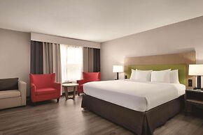 Country Inn & Suites by Radisson, Waterloo, IA