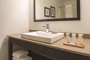 Country Inn & Suites by Radisson, Waterloo, IA