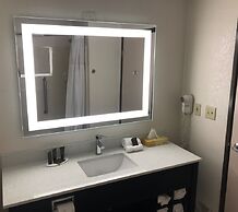 Comfort Inn & Suites Liverpool - Syracuse