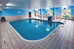 Comfort Inn & Suites Liverpool - Syracuse