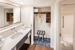 Hampton Inn & Suites Asheville Airport