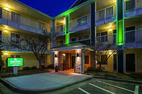 HomeTowne Studios by Red Roof Winston-Salem - University Pkwy