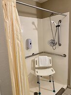 Monument Inn & Suites