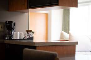 Monument Inn & Suites