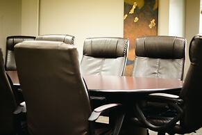 Monument Inn & Suites