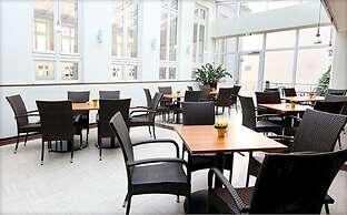 Dietrich-Bonhoeffer-Hotel