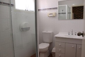 Top Of The Town Motel