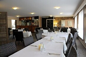 Top Of The Town Motel