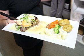 Top Of The Town Motel