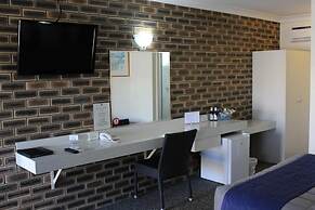 Top Of The Town Motel