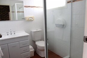 Top Of The Town Motel