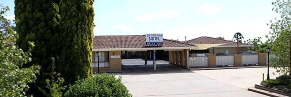 Top Of The Town Motel