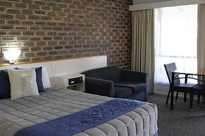 Top Of The Town Motel