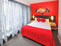 Metro Apartments on Bank Place