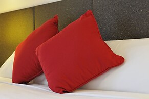 Metro Apartments on Bank Place