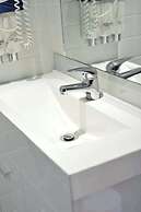 Metro Apartments on Bank Place