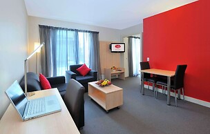 Metro Apartments on Bank Place