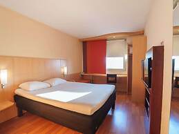 ibis Laon