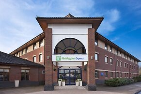 Holiday Inn Express Warwick - Stratford-upon-Avon by IHG