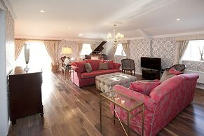 St James Hotel, BW Premier Collection