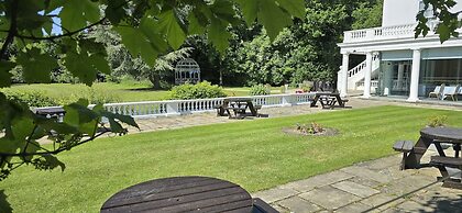 Manor of Groves Hotel, Golf & Health Club