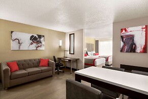 Ramada by Wyndham Suites Orlando Airport