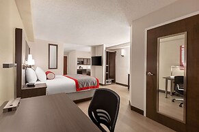 Ramada by Wyndham Suites Orlando Airport