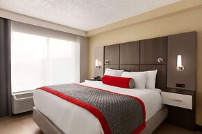 Ramada by Wyndham Suites Orlando Airport