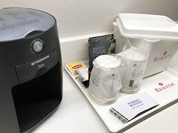 Ramada by Wyndham Suites Orlando Airport