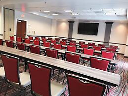 Ramada by Wyndham Suites Orlando Airport