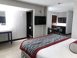 Ramada by Wyndham Suites Orlando Airport