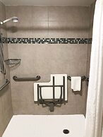 Ramada by Wyndham Suites Orlando Airport