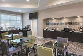 La Quinta Inn & Suites by Wyndham Orlando Airport North
