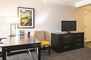 La Quinta Inn & Suites by Wyndham Orlando Airport North