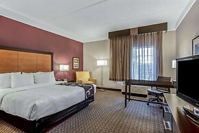 La Quinta Inn & Suites by Wyndham Orlando Airport North