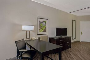 La Quinta Inn & Suites by Wyndham Orlando Airport North