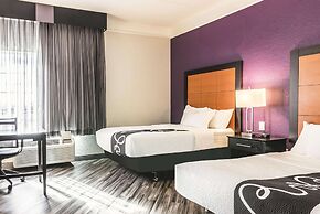 La Quinta Inn & Suites by Wyndham Orlando Airport North