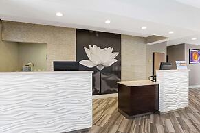 La Quinta Inn & Suites by Wyndham Orlando Airport North