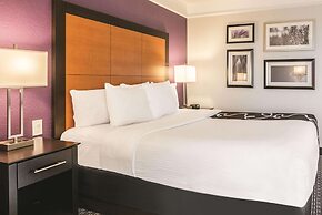 La Quinta Inn & Suites by Wyndham Orlando Airport North