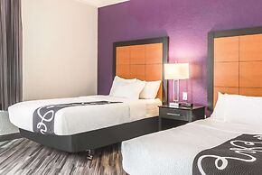 La Quinta Inn & Suites by Wyndham Orlando Airport North